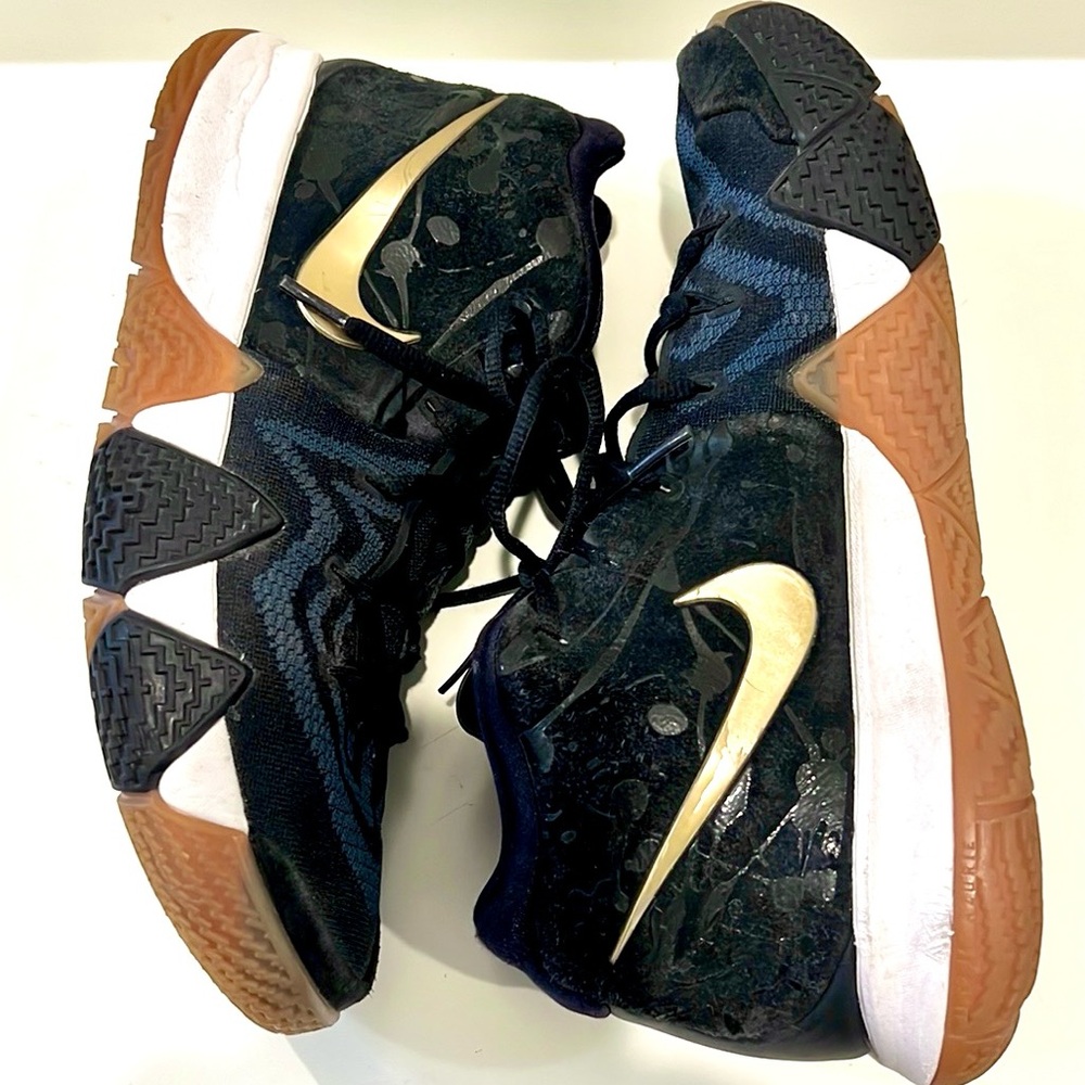 Men’s Nike  Kyrie 4 Pitch Blue Metallic Gold Sz. 11